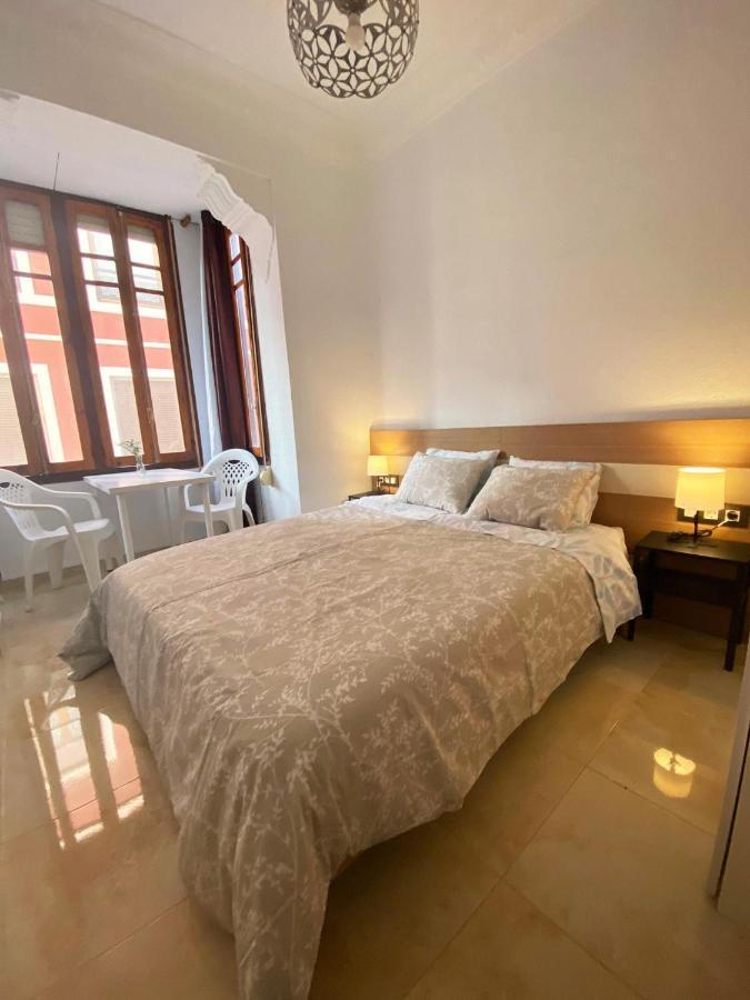 Valencia Cerca Al Puerto Shared Apartment Bagian luar foto